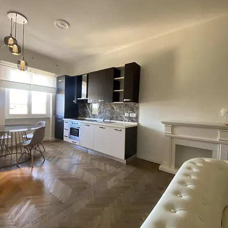 Casa *